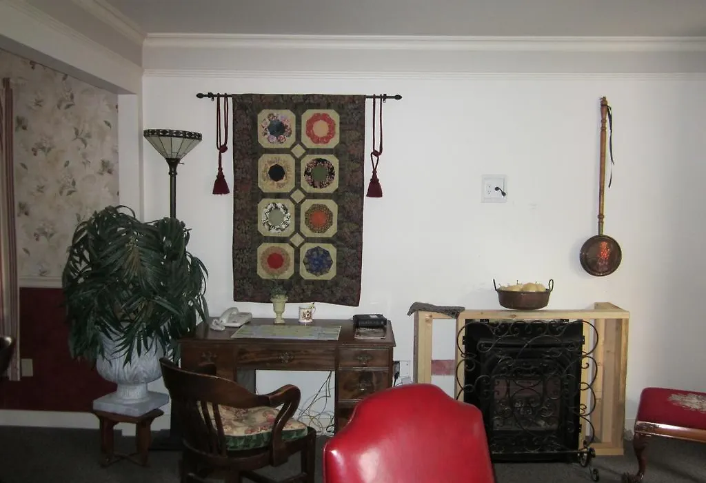 Heathergate Cottage And Suites-1