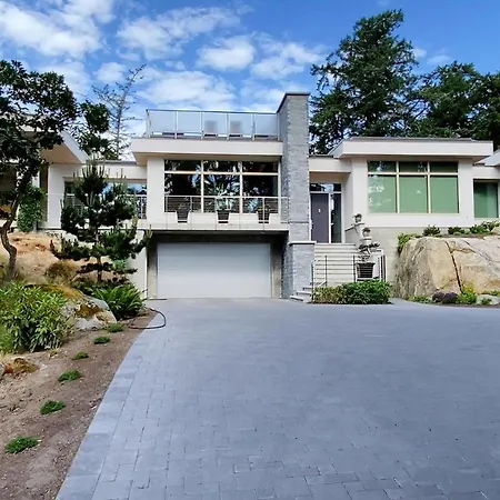 Private Modern Queenswood Suite-3